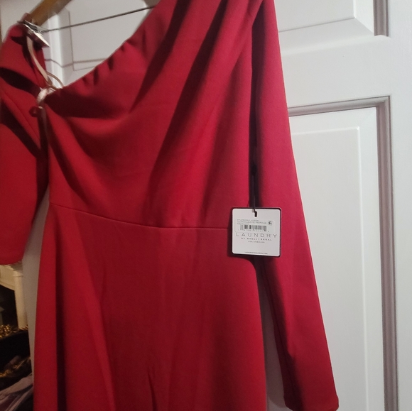 Dress - Picture 2 of 3